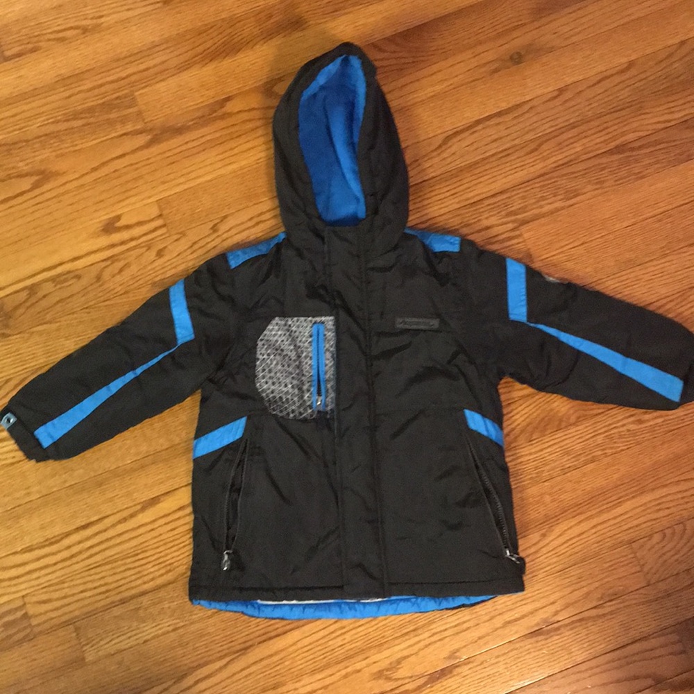London Fog winter jacket blue and black size 5-6